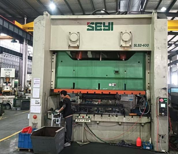 SEYI 400 ton press